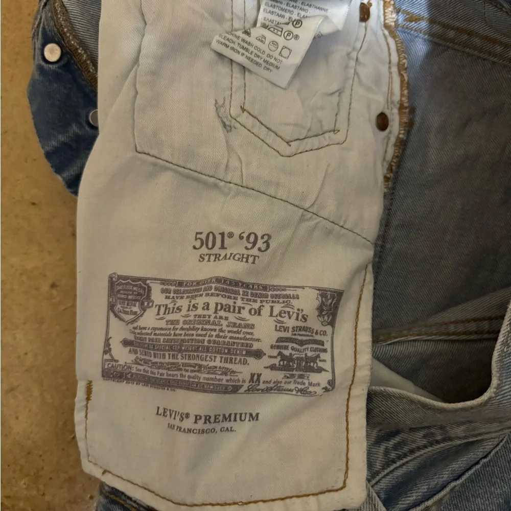 Levi's Light Blue Jean Shorts - Picture 4 of 6